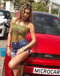 Ludovica Pagani feet photo thumbnail