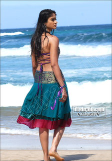 Ileana D'Cruz feet photo thumbnail