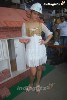 Jacqueline Fernandez feet photo thumbnail