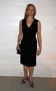 Jodie Foster feet photo thumbnail
