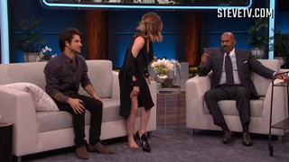 Lucy Hale feet photo thumbnail