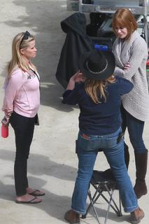 Reese Witherspoon feet photo thumbnail