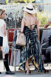 Nicole Scherzinger feet photo thumbnail