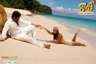 Ileana D'Cruz feet photo thumbnail