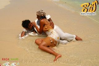 Ileana D'Cruz feet photo thumbnail