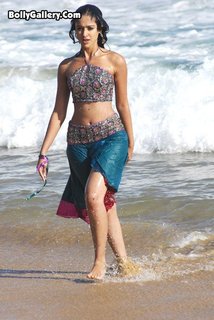 Ileana D'Cruz feet photo thumbnail