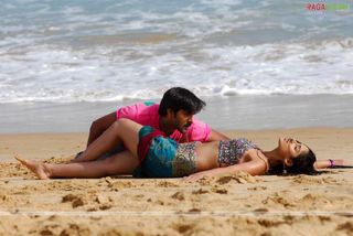Ileana D'Cruz feet photo thumbnail