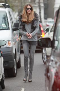 Elle Macpherson feet photo thumbnail