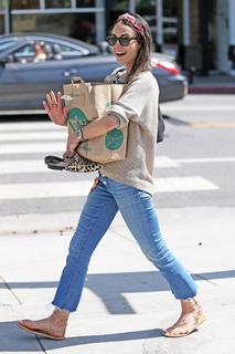 Jordana Brewster feet photo thumbnail