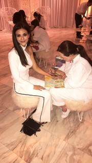 Victoria Justice feet photo thumbnail
