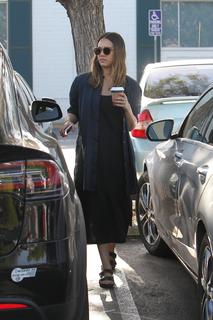 Jessica Alba feet photo thumbnail
