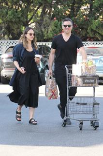 Jessica Alba feet photo thumbnail