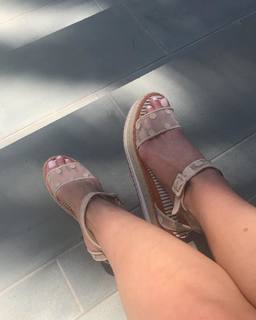Jordana Brewster feet photo thumbnail