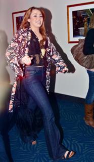 Miley Cyrus feet photo thumbnail