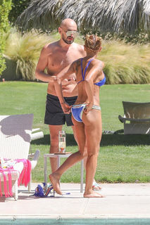 Mel B feet photo thumbnail
