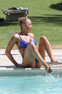 Mel B feet photo thumbnail