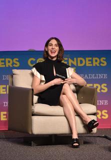 Alison Brie feet photo thumbnail