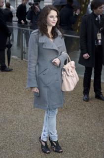 Kaya Scodelario feet photo thumbnail