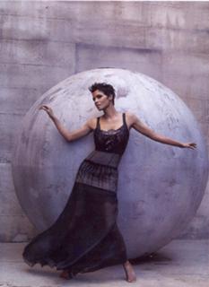 Halle Berry feet photo thumbnail