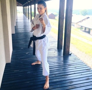 Anna Lewandowska feet photo thumbnail