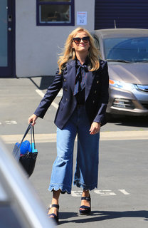 Reese Witherspoon feet photo thumbnail