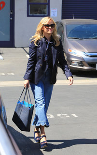 Reese Witherspoon feet photo thumbnail