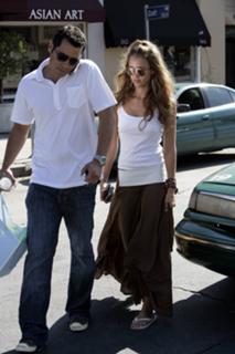 Jessica Alba feet photo thumbnail
