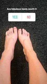 Ellie Goulding feet photo thumbnail