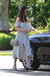 Olivia Munn feet photo thumbnail