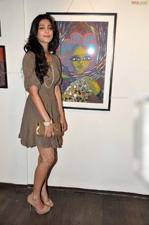 Shruti Haasan feet photo thumbnail