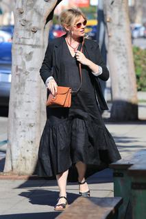 Kirsten Dunst feet photo thumbnail