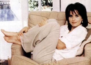 Courteney Cox feet photo thumbnail