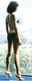Olga Kurylenko feet photo thumbnail
