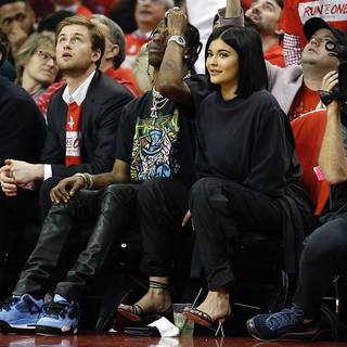 Kylie Jenner feet photo thumbnail