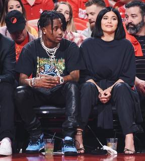 Kylie Jenner feet photo thumbnail