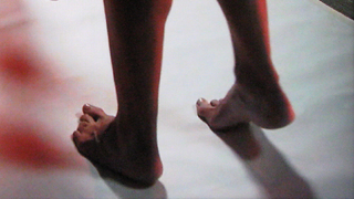 Julie Bowen feet photo thumbnail