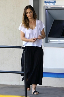 Minka Kelly feet photo thumbnail