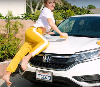 Lele Pons feet photo thumbnail