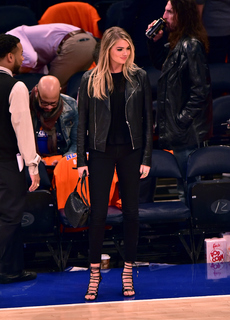 Kate Upton feet photo thumbnail