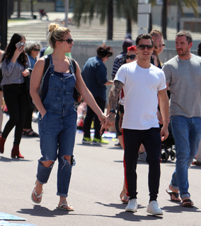 Gemma Atkinson feet photo thumbnail