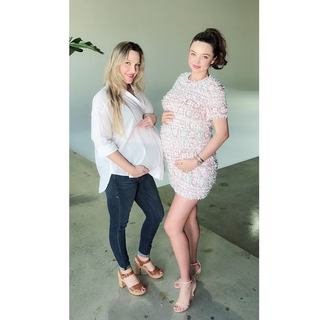 Miranda Kerr feet photo thumbnail