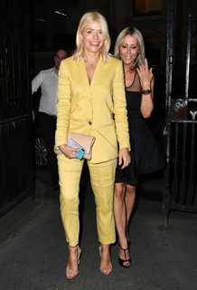 Holly Willoughby feet photo thumbnail