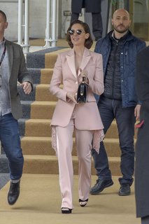Alison Brie feet photo thumbnail