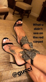 Brooke Burke feet photo thumbnail