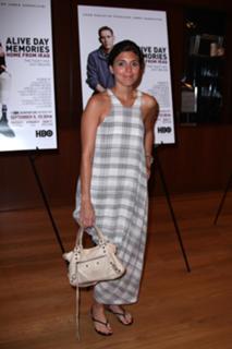 Jamie-Lynn Sigler feet photo thumbnail