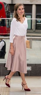 Queen Letizia of Spain feet photo thumbnail