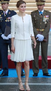 Queen Letizia of Spain feet photo thumbnail