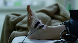 Claire Danes feet photo thumbnail
