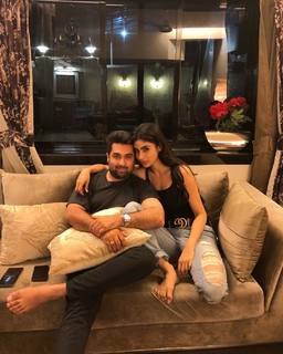 Mouni Roy feet photo thumbnail
