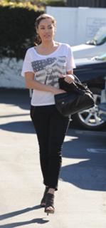 Kelly Brook feet photo thumbnail
